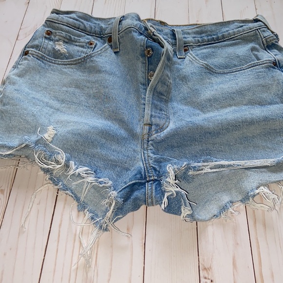 Levi’s 501 Cutoff Denim Shorts - Picture 10 of 13
